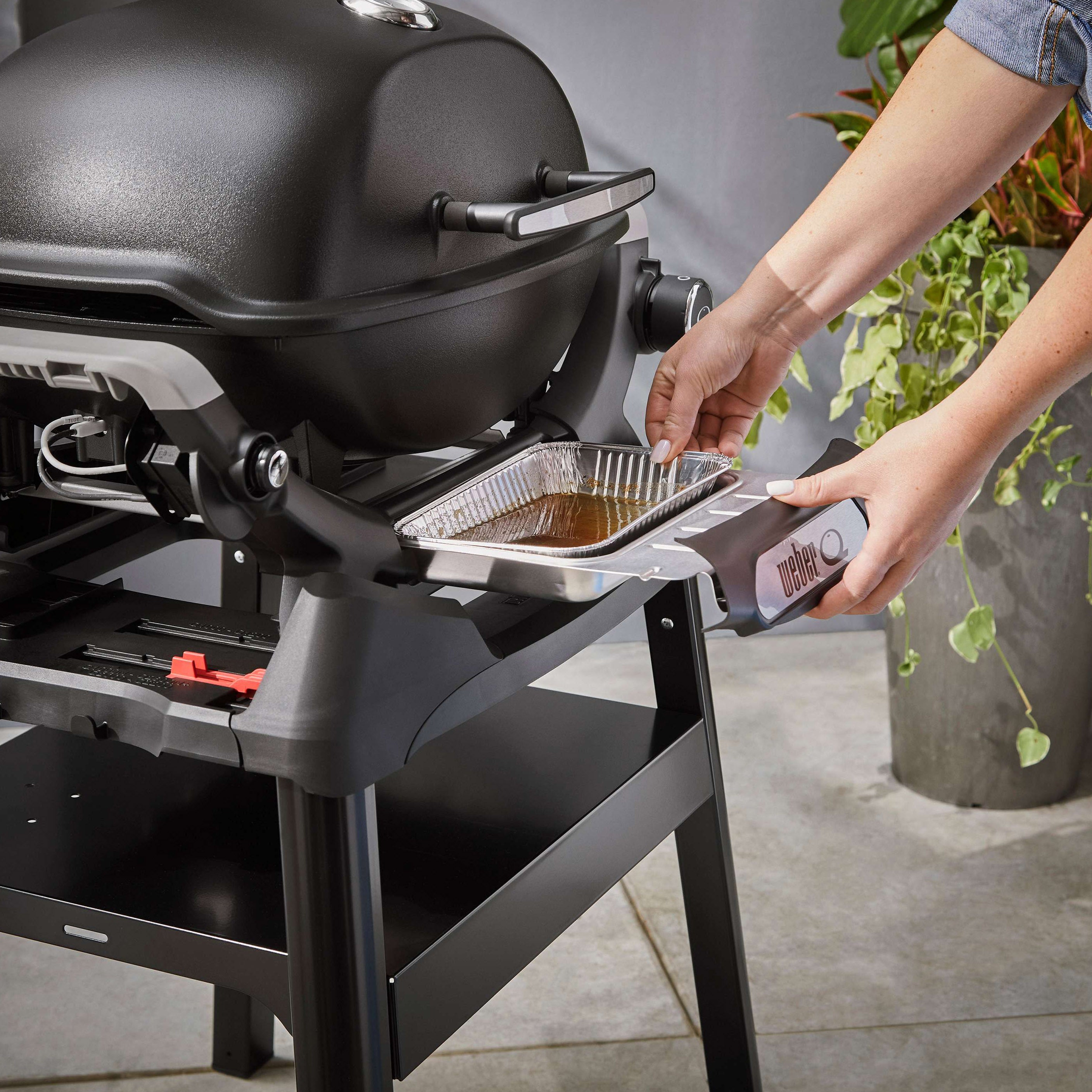  Weber Q 1200N Gasbarbecue Black Inclusief Onderstel