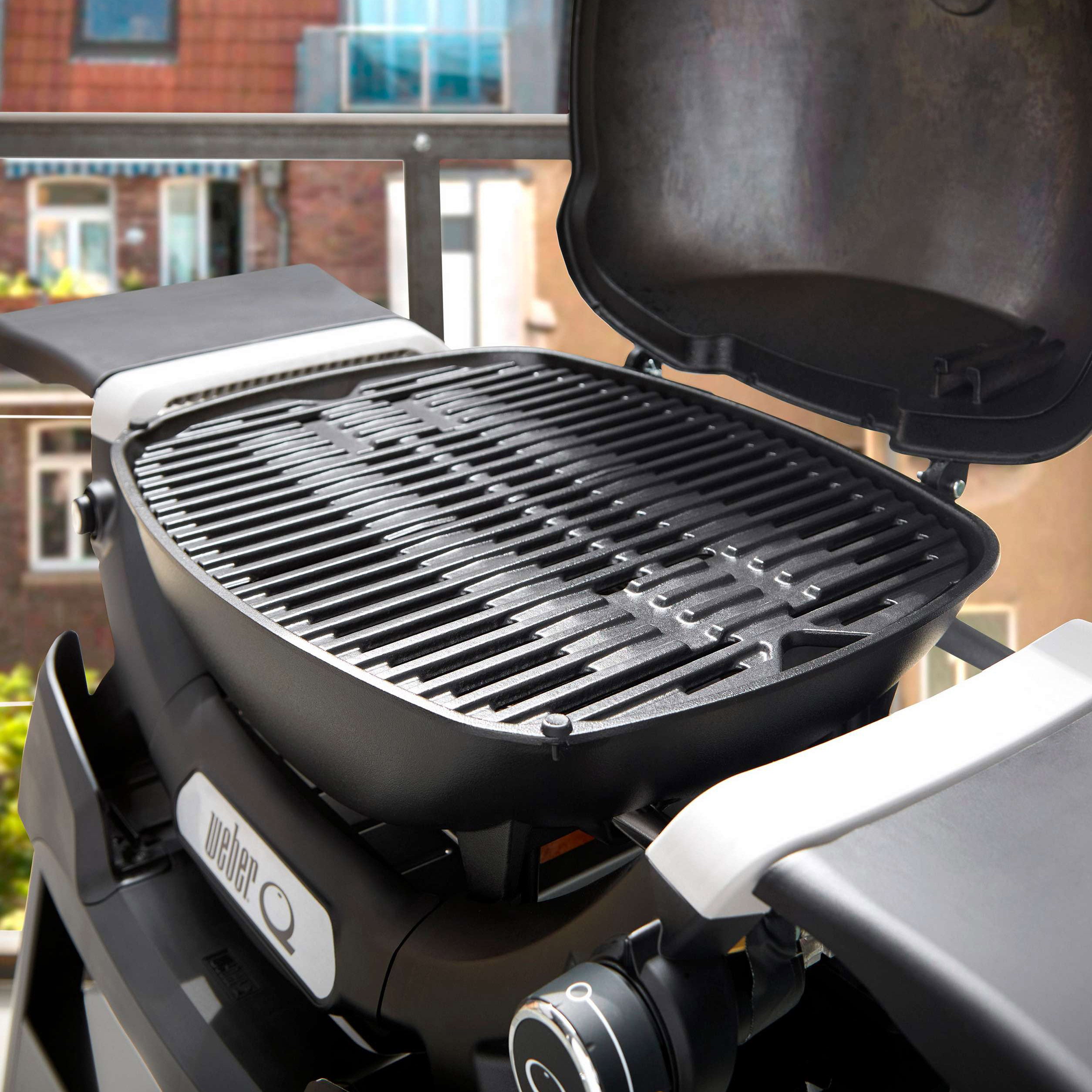  Weber Q 1200N Gasbarbecue Black Inclusief Onderstel